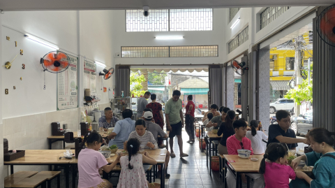PHỞ CƯỜNG RÂU