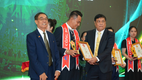 PHỞ CƯỜNG RÂU
