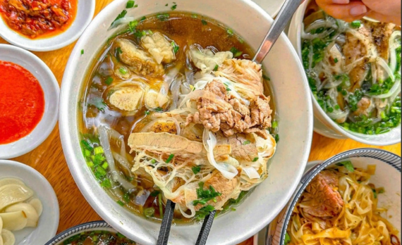 PHỞ CƯỜNG RÂU
